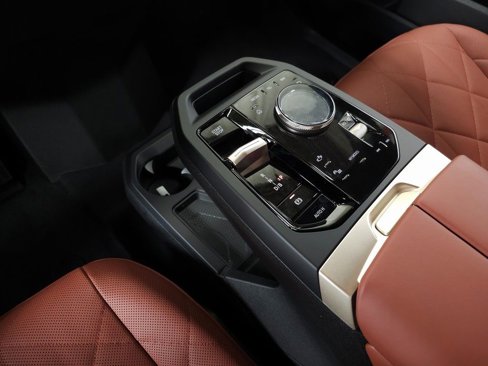 New 2026 BMW iX xDrive45 image 32