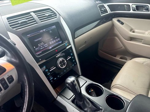 Used 2013 Ford Explorer Limited image 11