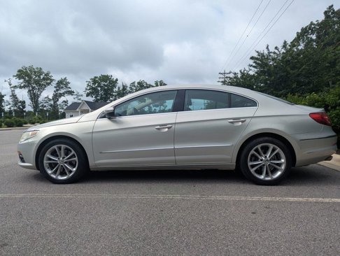 Used 2010 Volkswagen CC Luxury image 7
