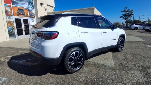 Used 2024 Jeep Compass Limited image 8