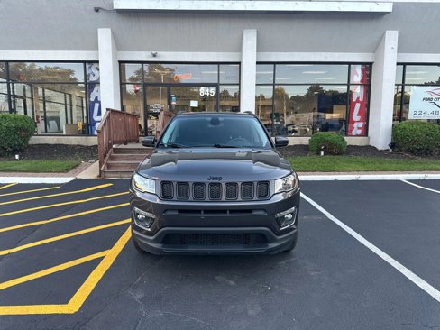 Used 2019 Jeep Compass Latitude image 2