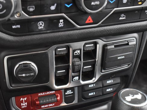 Used 2024 Jeep Wrangler Willys image 22