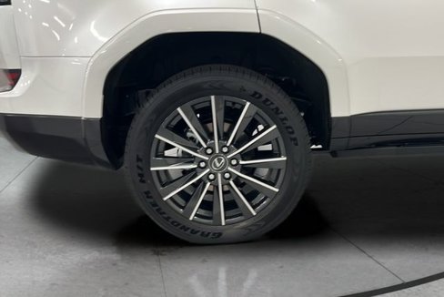 Used 2025 Lexus GX 550 image 27