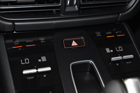New 2026 Porsche Macan image 15