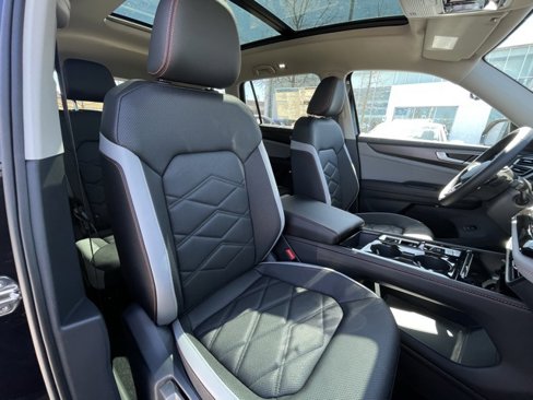 New 2025 Volkswagen Atlas Peak Edition SE image 29