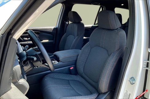 Used 2025 Honda Pilot Sport image 15
