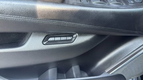 Used 2015 Cadillac Escalade Luxury image 21