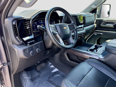 Used 2024 Chevrolet Silverado 3500 LTZ w/ LTZ Convenience Package image 9
