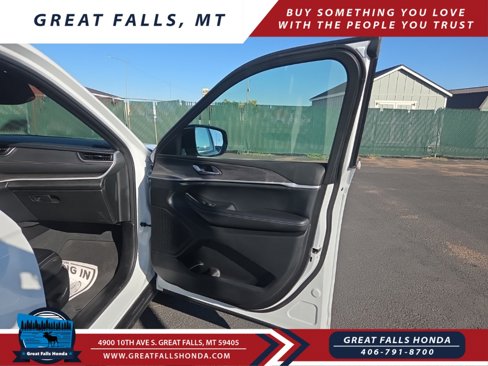 Used 2024 Jeep Grand Cherokee L Limited image 15