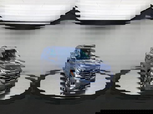 Used 2024 Volkswagen Atlas SE image 2