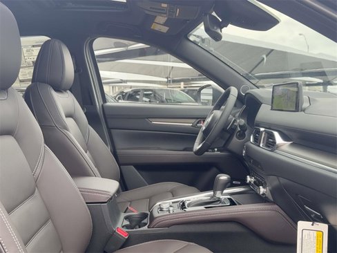 New 2025 MAZDA CX-5 Signature image 10