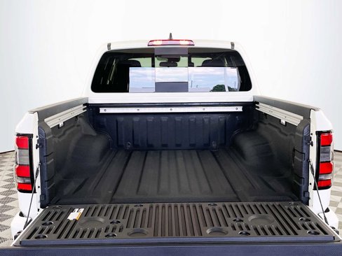 Used 2025 Nissan Frontier SV w/ SV Convenience Package image 22