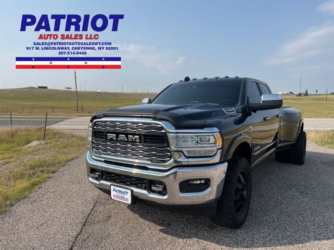 Used 2020 RAM 3500 Limited w/ Max Tow Package image 1