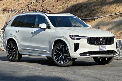 New 2026 Volvo XC90 B6 Plus w/ Protection Package Premier image 2