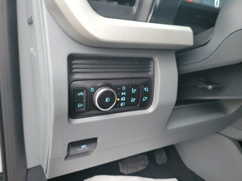 New 2026 Ford F250 4x4 Crew Cab Super Duty image 12