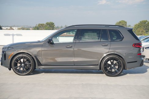 New 2026 BMW X7 M60i image 4