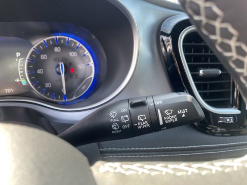 New 2026 Chrysler Pacifica Limited w/ Uconnect Theater Family Group image 22