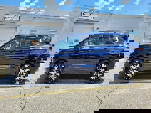 New 2025 Mitsubishi Outlander SE image 2