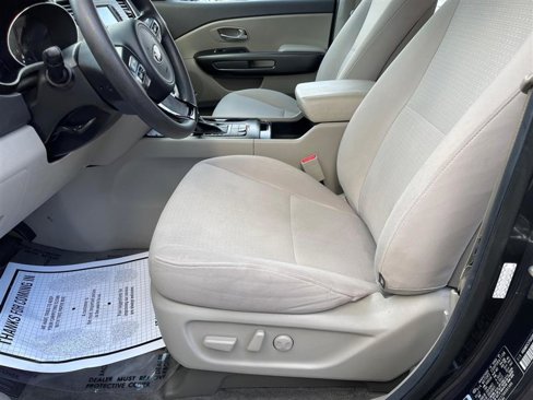 Used 2016 Kia Sedona LX w/ LX Convenience Package image 7