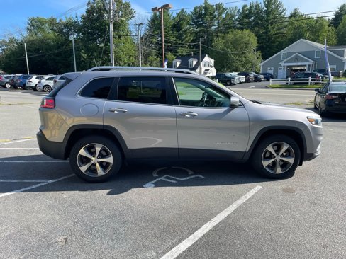 Used 2019 Jeep Cherokee Limited image 4