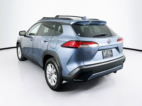 Used 2024 Toyota Corolla Cross LE image 5