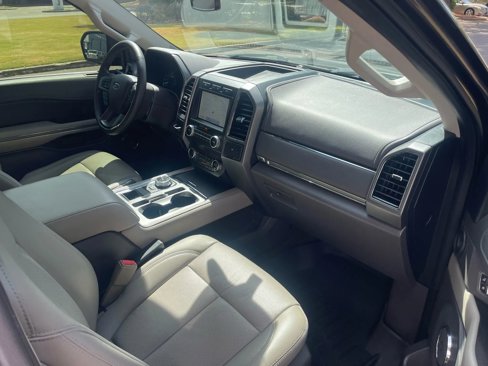 Used 2020 Ford Expedition XLT w/ Equipment Group 202A image 14