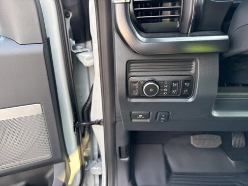 New 2026 Ford F250 Lariat image 17