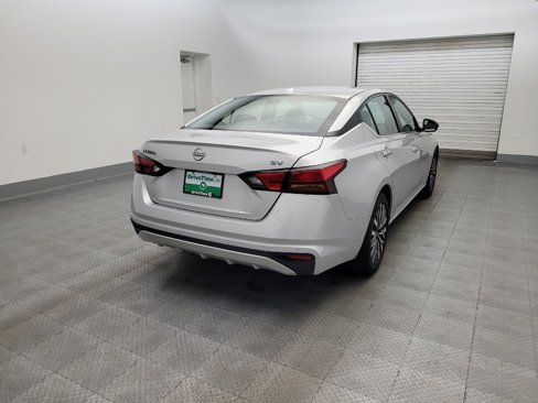 Used 2024 Nissan Altima 2.5 SV image 7