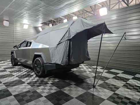 Used 2024 Tesla Cybertruck AWD Crew Cab image 7