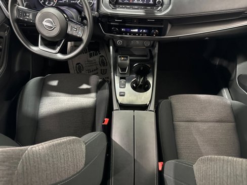 Used 2023 Nissan Rogue SV image 31