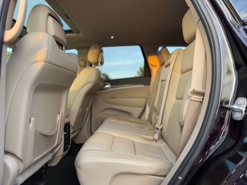 Used 2019 Jeep Grand Cherokee Limited image 30