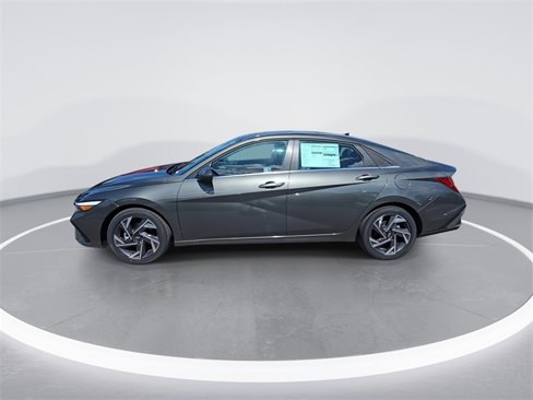 New 2025 Hyundai Elantra SEL image 5