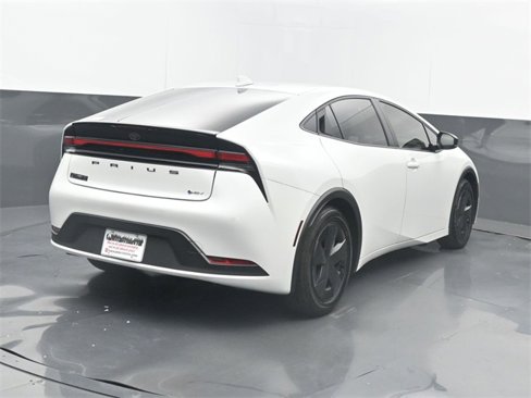 Used 2024 Toyota Prius LE image 19
