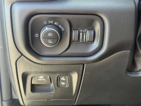 New 2026 RAM 1500 2WD Crew Cab image 16