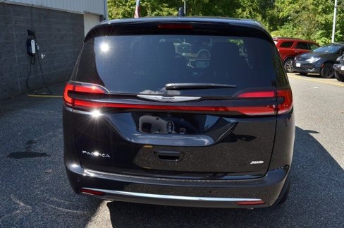 New 2026 Chrysler Pacifica Select image 7