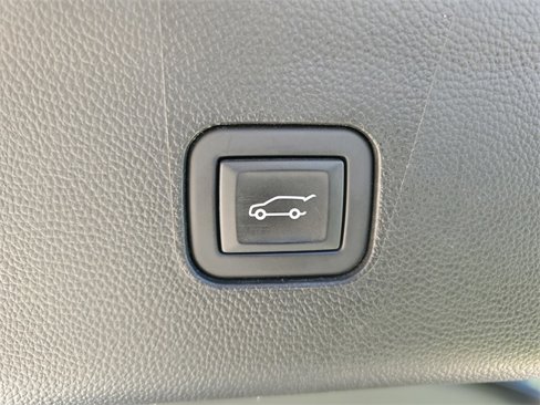 Used 2024 Buick Enclave Premium image 36
