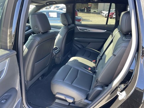 New 2025 Cadillac XT6 Luxury image 15