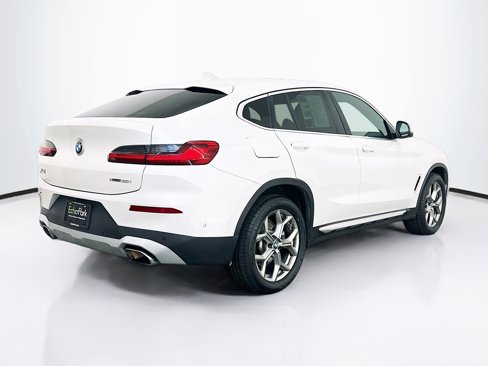 Used 2024 BMW X4 xDrive30i image 9