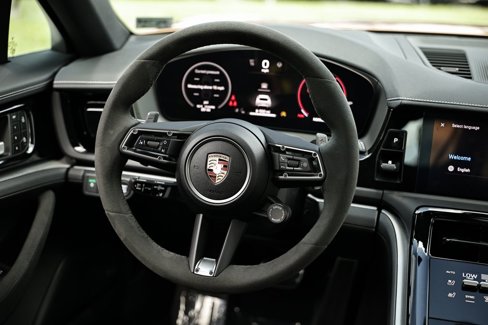 New 2025 Porsche Panamera 4 image 32