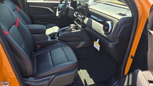 New 2025 Chevrolet Colorado Z71 w/ Midnight Edition image 15