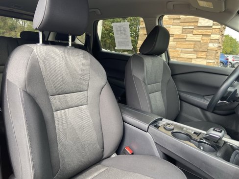 Used 2024 Nissan Rogue SV image 29