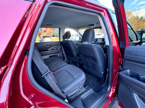 Used 2022 Nissan Pathfinder SV image 36