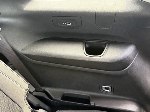 Used 2023 Jeep Grand Cherokee L Laredo w/ Luxury Tech Group I image 34