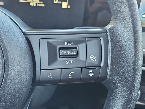 Used 2025 Nissan Kicks SV image 12