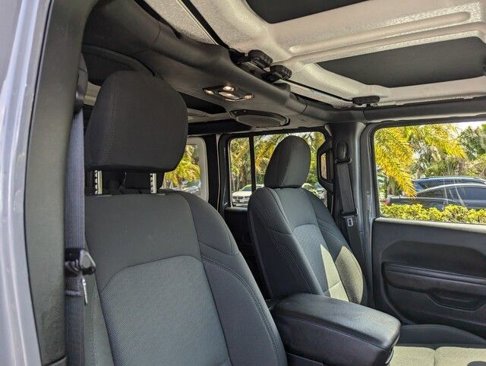 Used 2020 Jeep Wrangler Unlimited Sport image 32