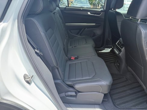 Certified 2025 Volkswagen Atlas Cross Sport SEL R-Line image 33