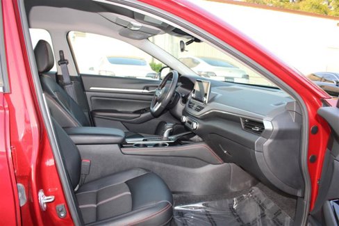 Used 2024 Nissan Altima 2.5 SR image 12