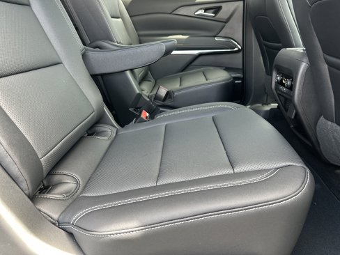 New 2025 Chevrolet Traverse LT w/ Enhanced Driving Package image 17
