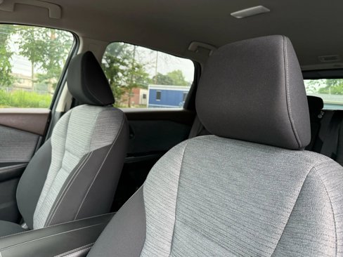 Used 2021 Nissan Rogue SV image 10