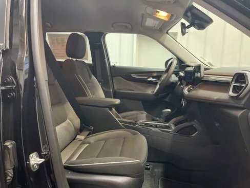 Used 2025 Chevrolet TrailBlazer LT image 14